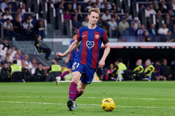 Romano: De Jong sẽ gia hạn h