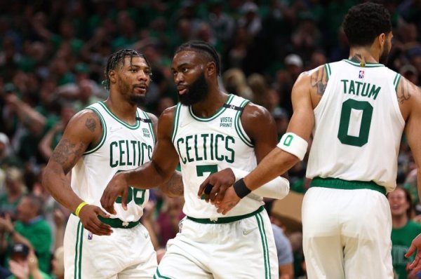 Jaylen Brown: Tôi nhớ chơi v