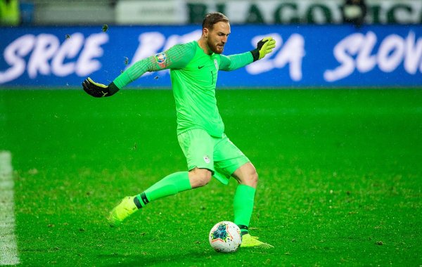 Marca: Không khỏe, thủ môn Obl